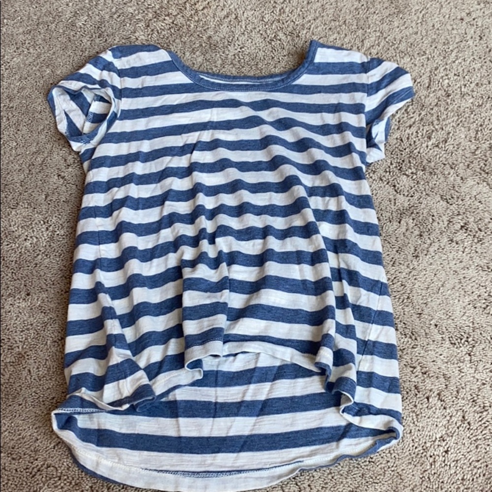 i am selling a shirt.